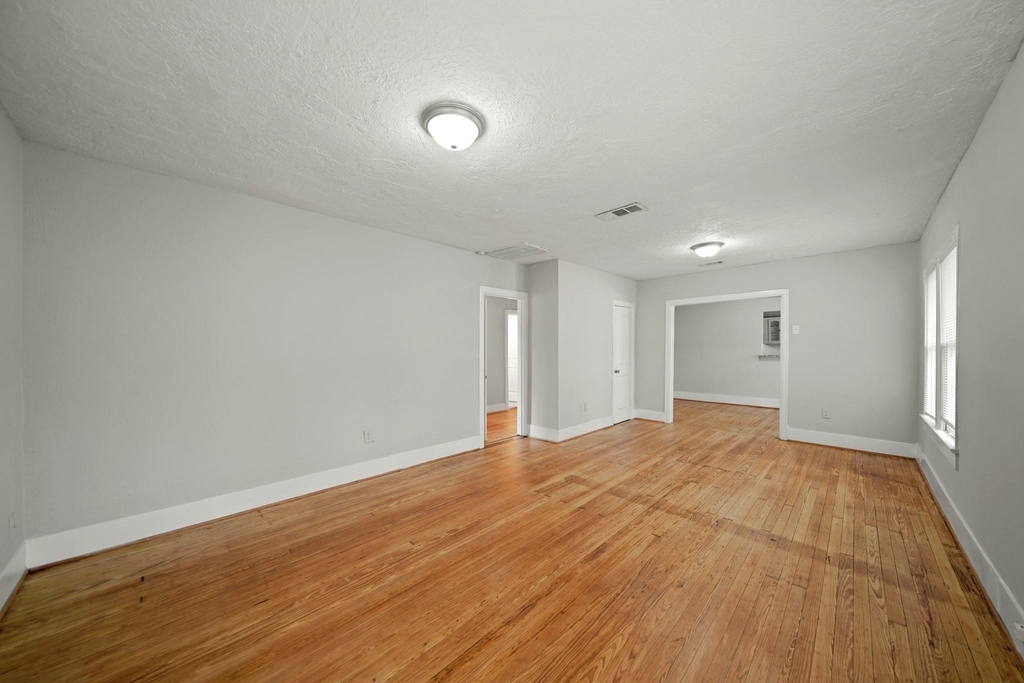 418 Spooner Street - Photo 3
