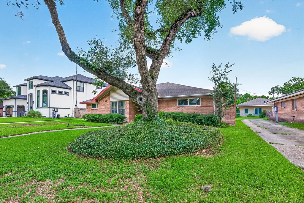 5526 Edith Street - Photo 1