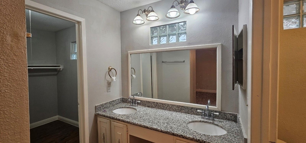 7711 Del Glen Lane - Photo 8
