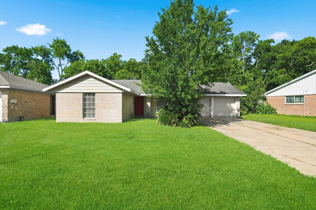 5755 Oakham Street - Photo 0