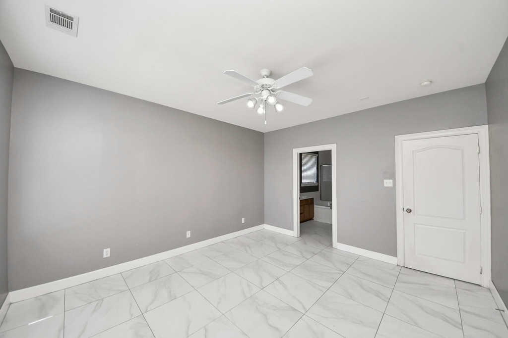 4610 Plum Forest Road - Photo 11