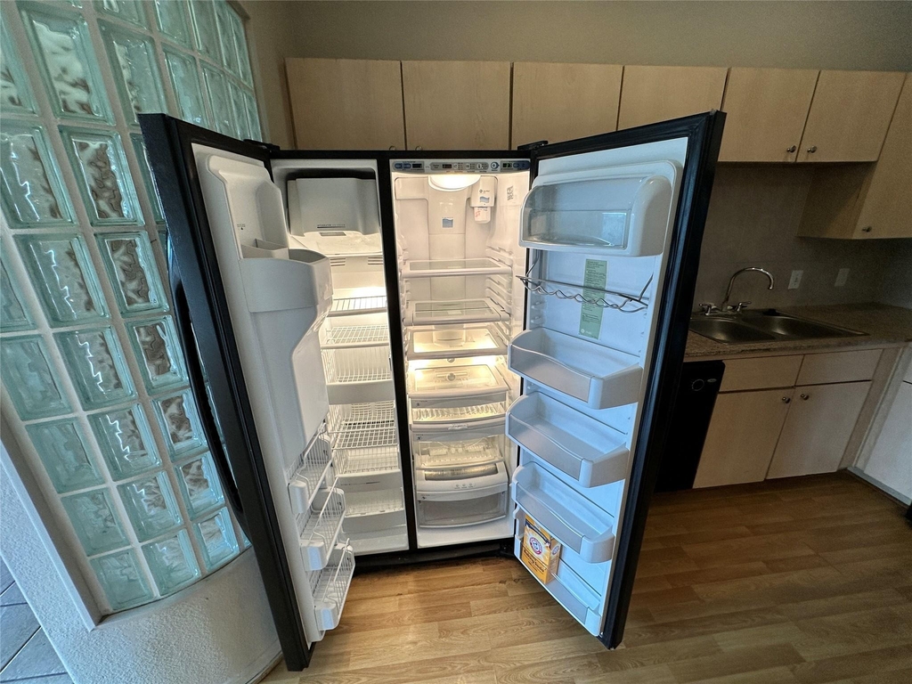1441 East Street - Photo 4