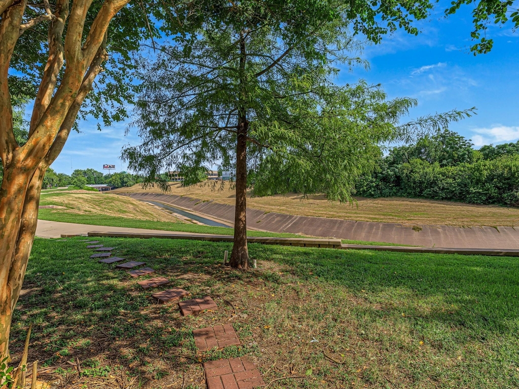 1441 East Street - Photo 30
