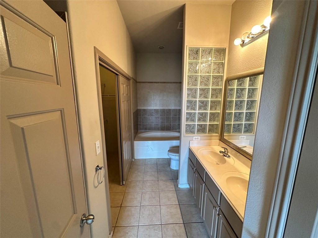 1441 East Street - Photo 11