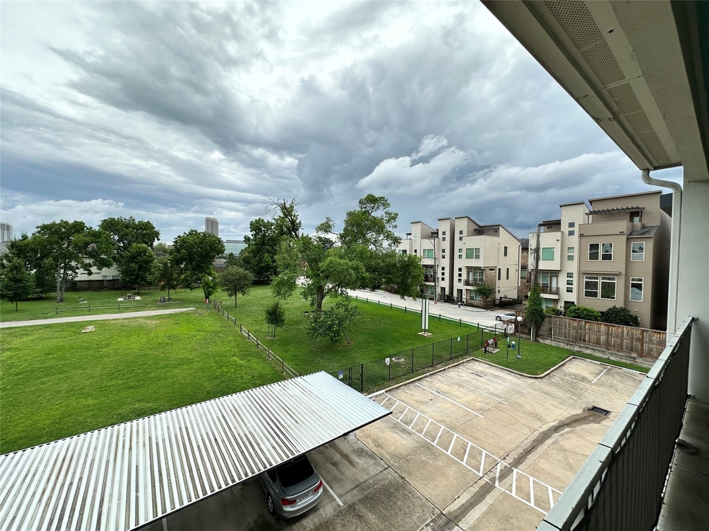 1441 East Street - Photo 32