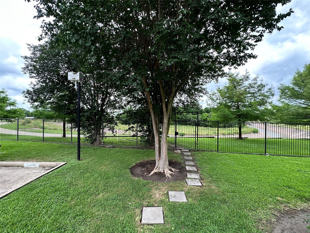 1441 East Street - Photo 35