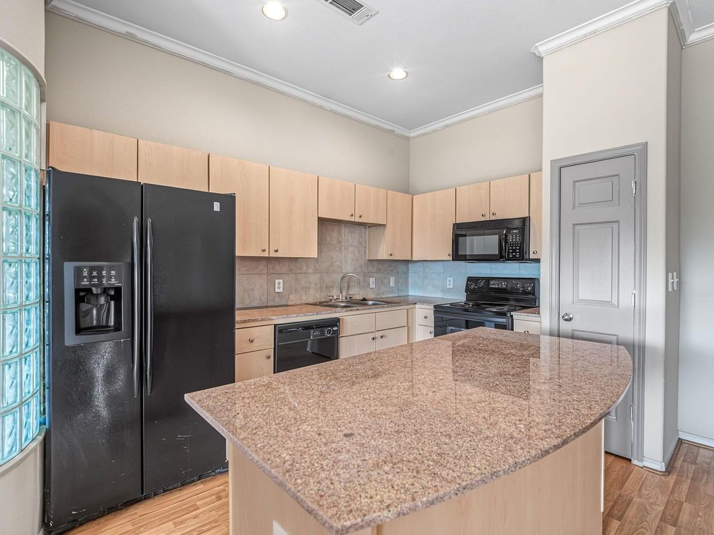 1441 East Street - Photo 0