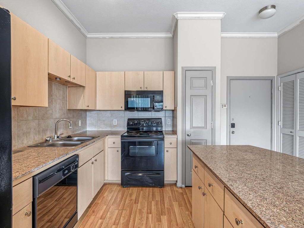 1441 East Street - Photo 3