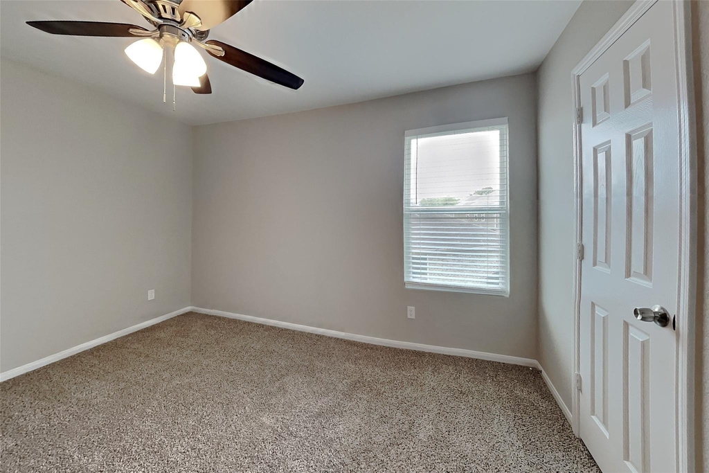 15214 Taos Creek Court - Photo 12