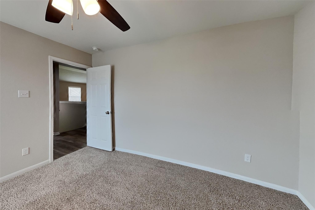 15214 Taos Creek Court - Photo 11