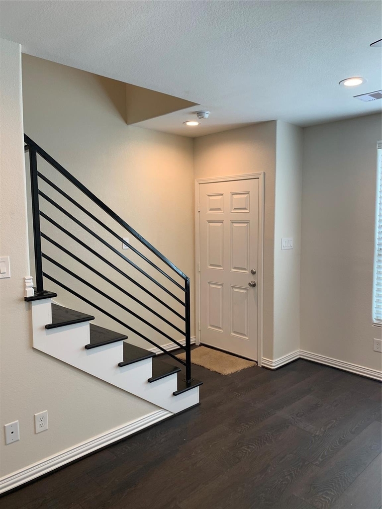4622 Haywood Street - Photo 2