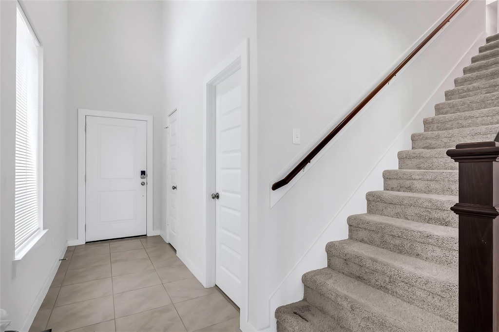 7218 Clearwater Cove Drive - Photo 3