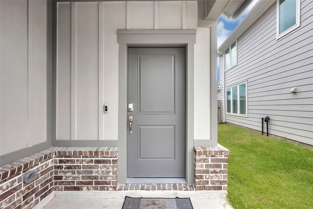 7218 Clearwater Cove Drive - Photo 2