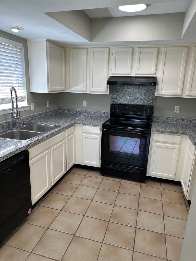 25402 Sugar Valley Lane - Photo 4