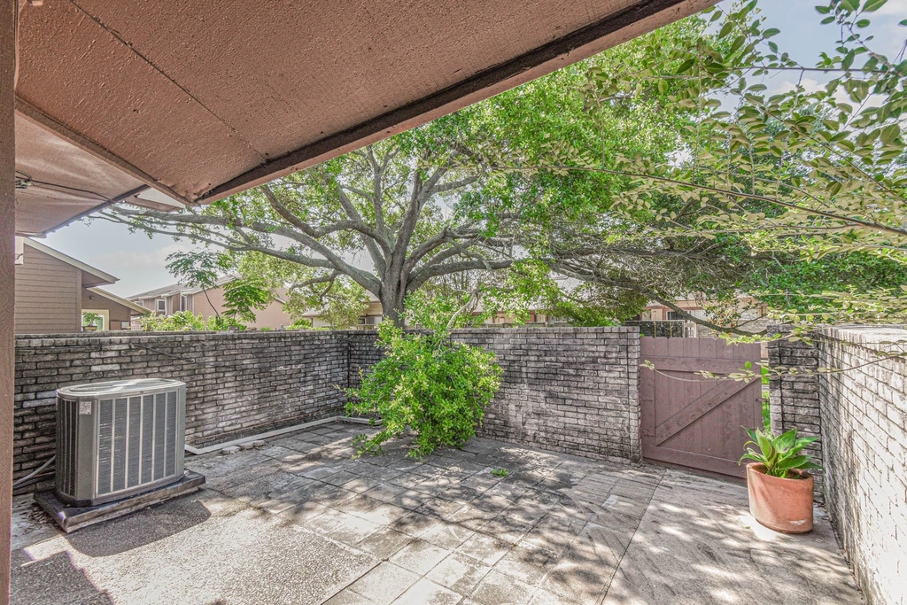 12663 Wellington Park - Photo 2
