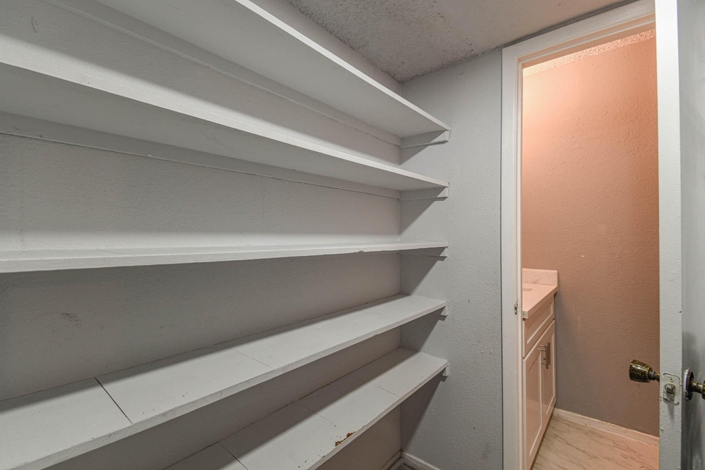 12663 Wellington Park - Photo 16