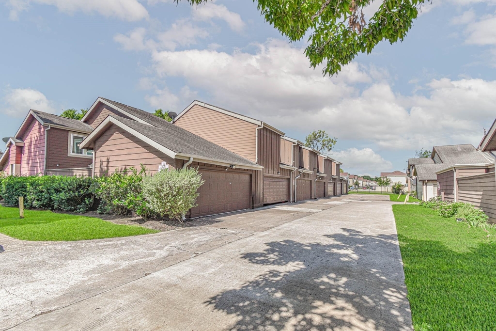 12663 Wellington Park - Photo 3