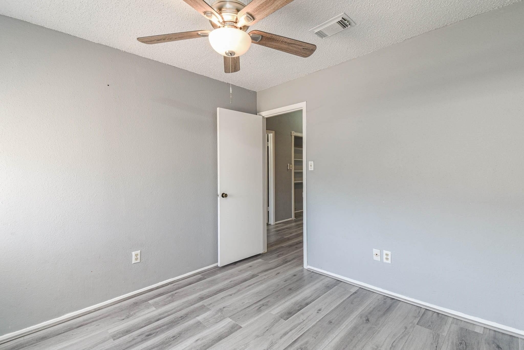 12663 Wellington Park - Photo 15