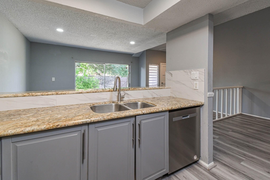 12663 Wellington Park - Photo 6