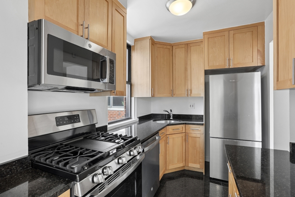 East 79th Street - Photo 0
