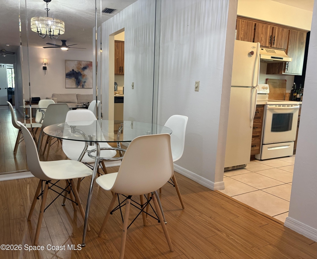 9020 York Lane - Photo 2