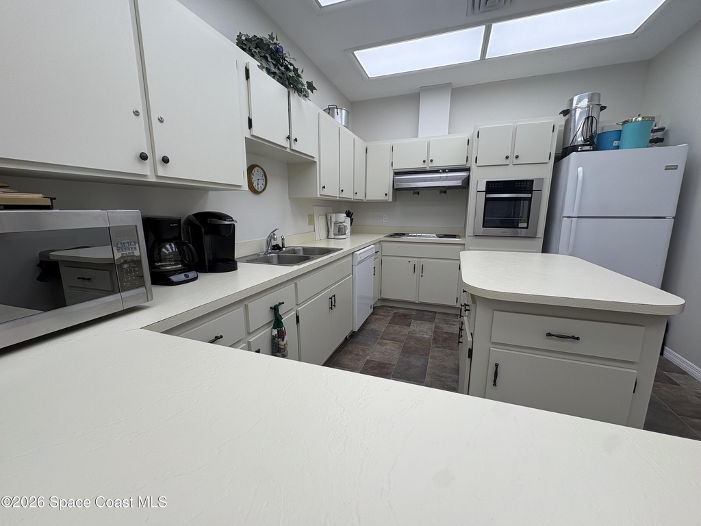 9020 York Lane - Photo 13