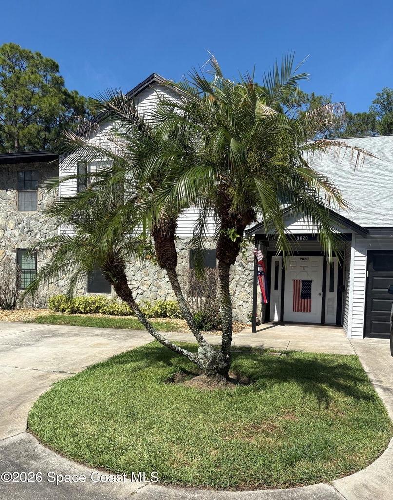 9020 York Lane - Photo 0