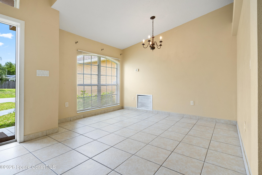 1406 Martinez Street Se - Photo 2
