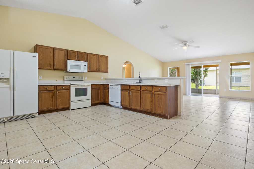 1406 Martinez Street Se - Photo 6