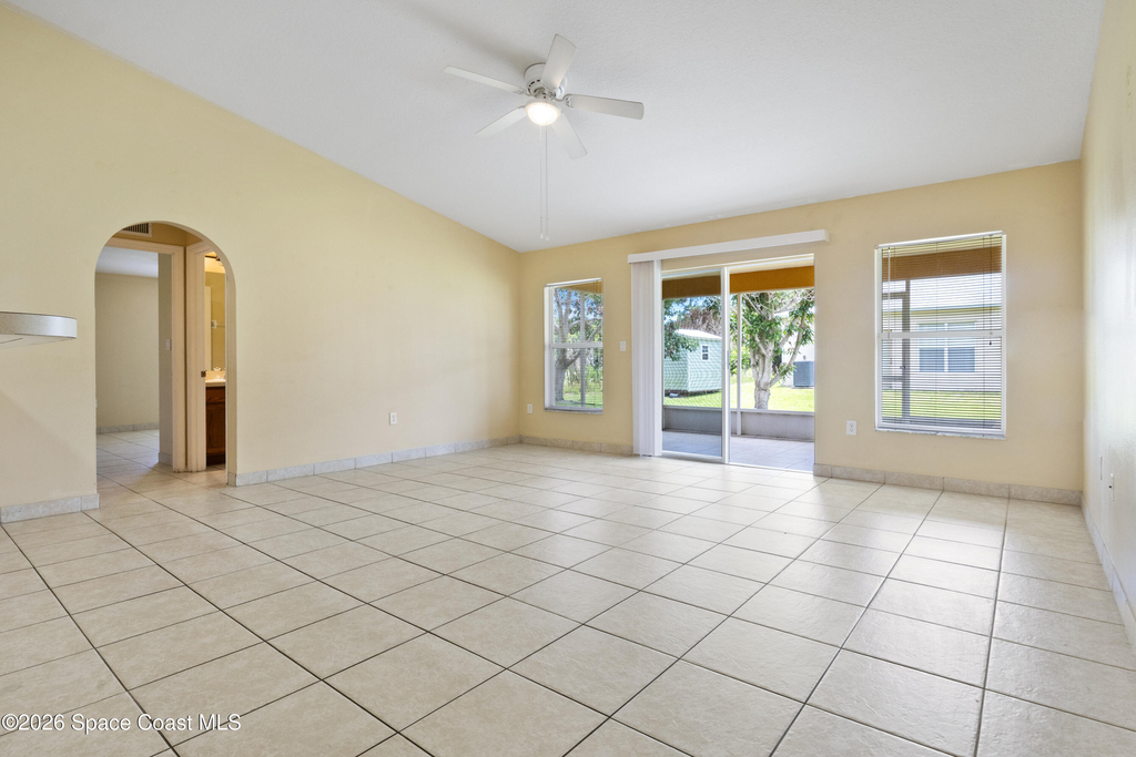 1406 Martinez Street Se - Photo 8