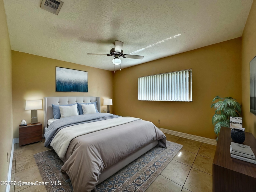 1084 Herne Avenue Ne - Photo 11