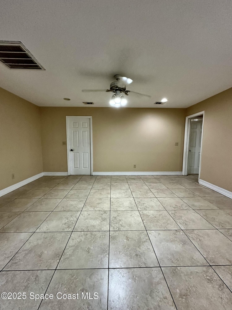 1084 Herne Avenue Ne - Photo 7