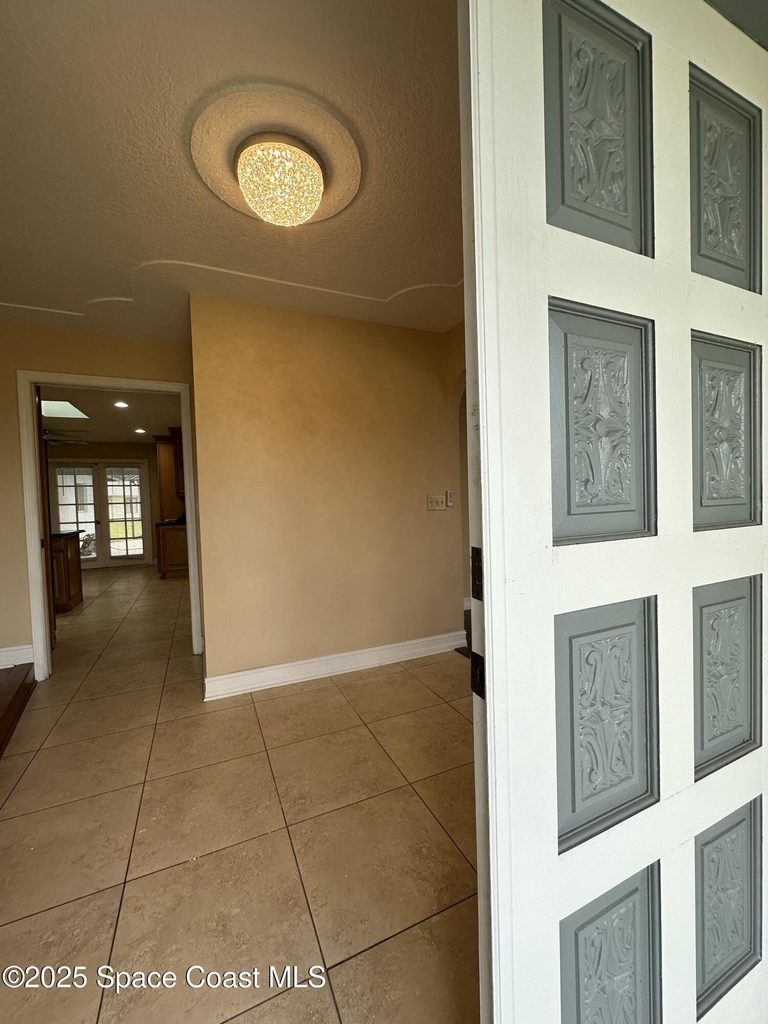 1084 Herne Avenue Ne - Photo 1