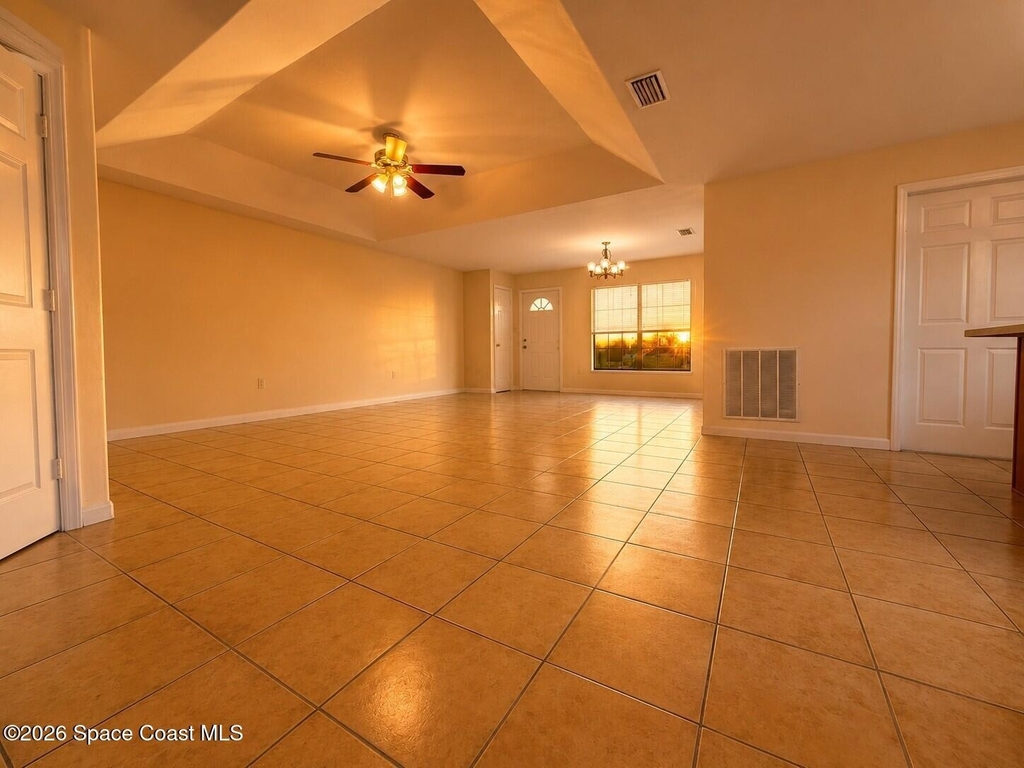 823 Angela Avenue - Photo 3