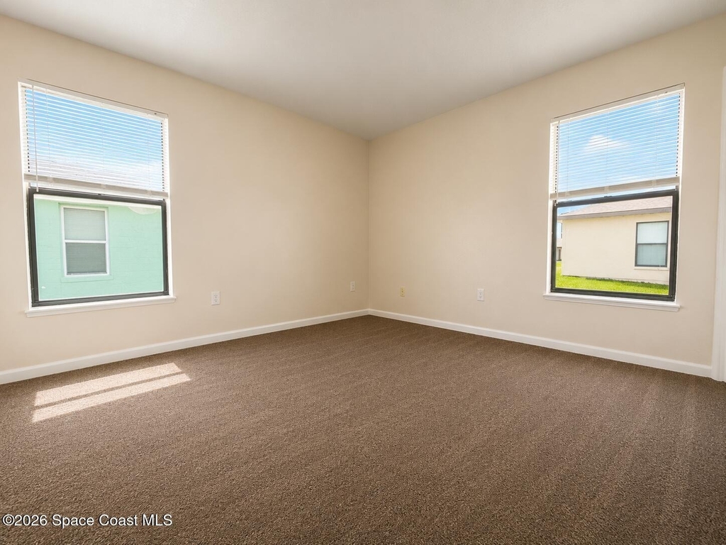 823 Angela Avenue - Photo 6