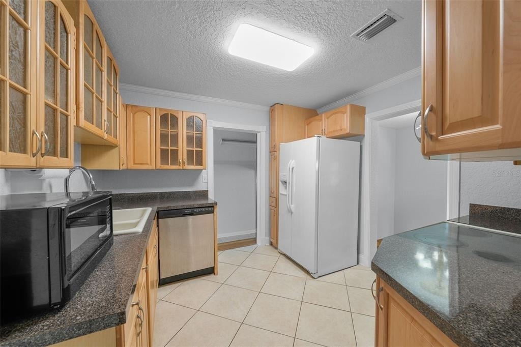814 W Indiana Avenue - Photo 14