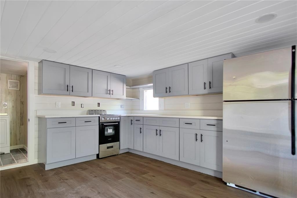 658 Avenue B Nw - Photo 3