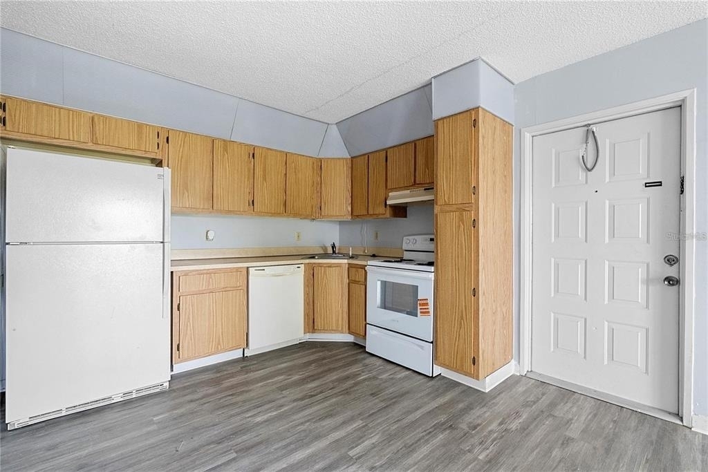 8203 Sun Spring Circle - Photo 7