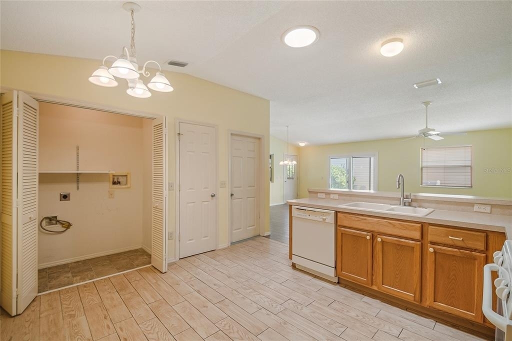 2454 Southern Oak Street - Photo 16