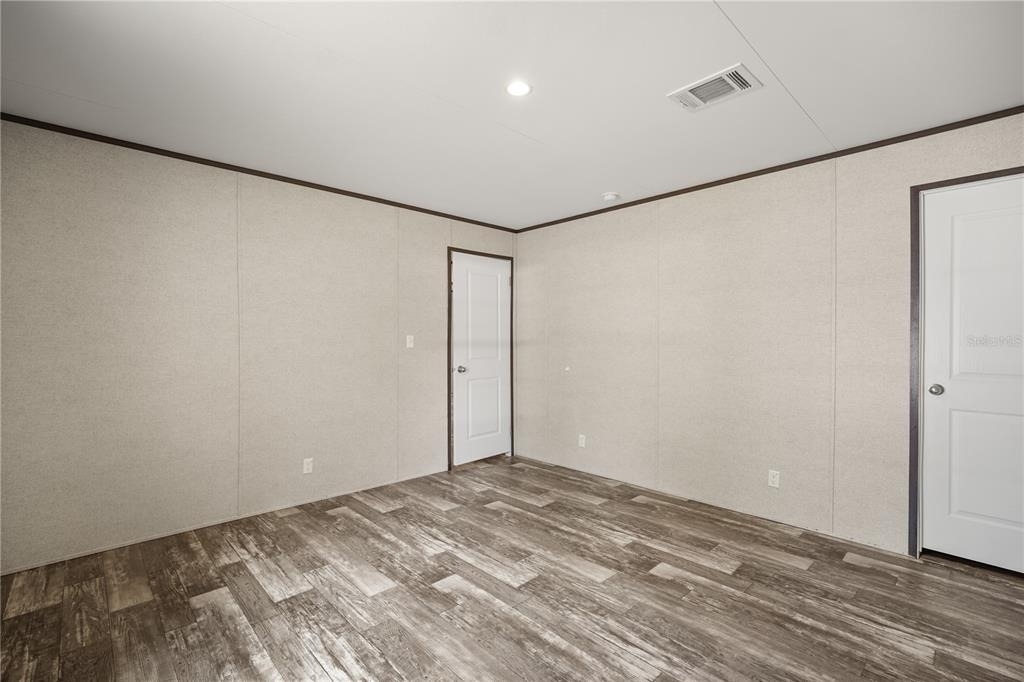 618 1 St Street - Photo 9