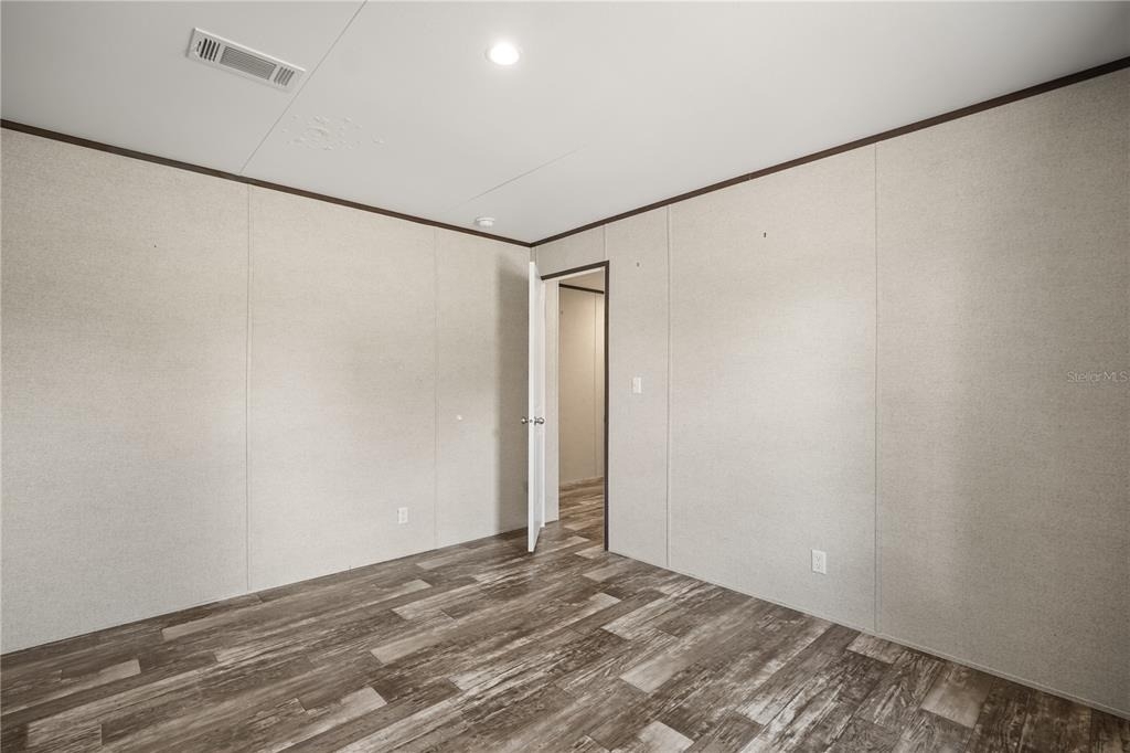 618 1 St Street - Photo 11