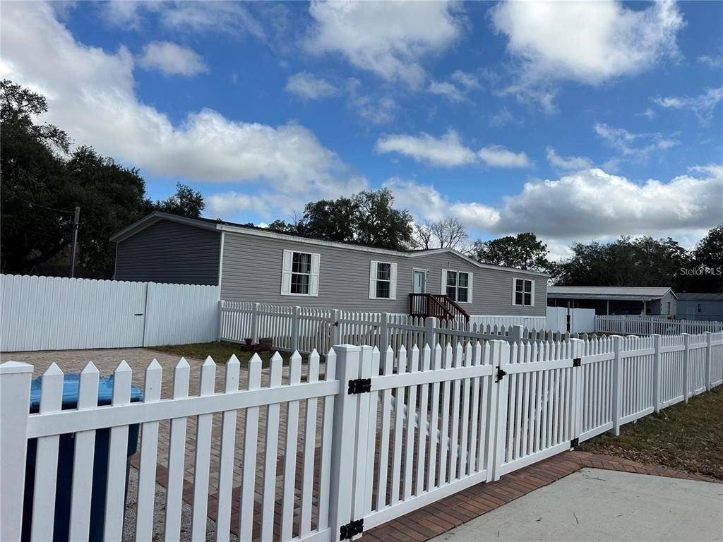 618 1 St Street - Photo 1