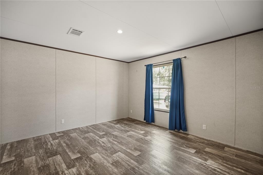 618 1 St Street - Photo 8