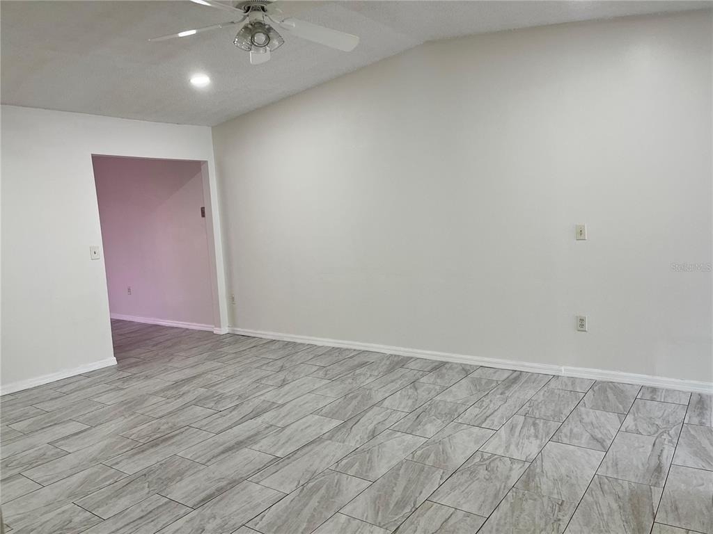 1198 Calanda Ave - Photo 3