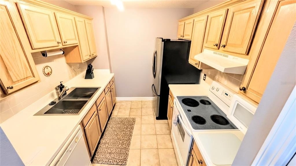 750 N Tamiami Trail - Photo 2