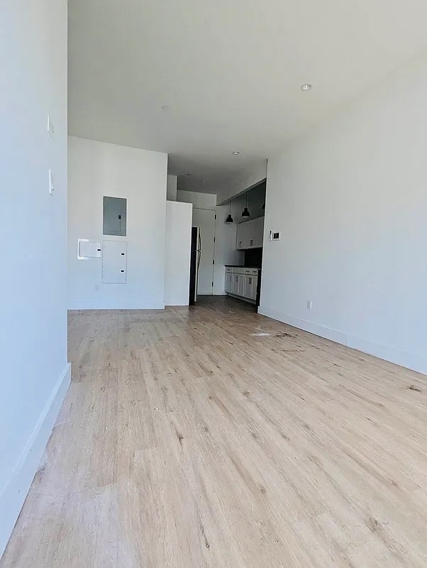 Brooklyn Avenue - Photo 8