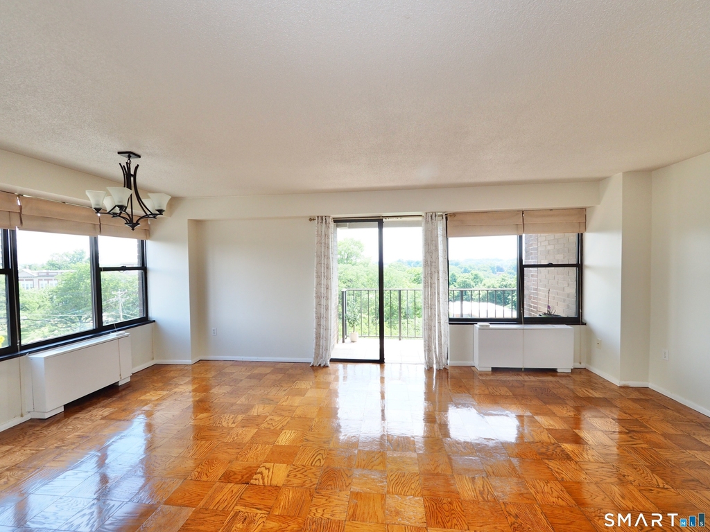 44 Strawberry Hill Avenue - Photo 4