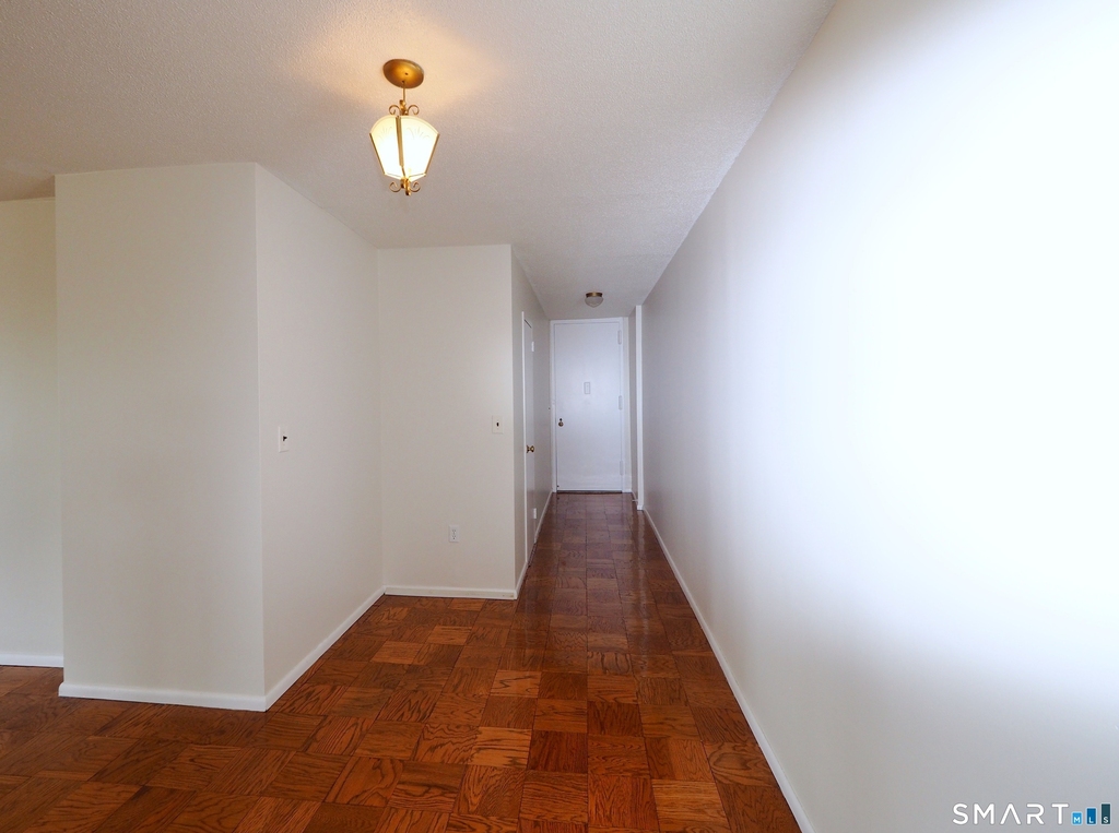 44 Strawberry Hill Avenue - Photo 7