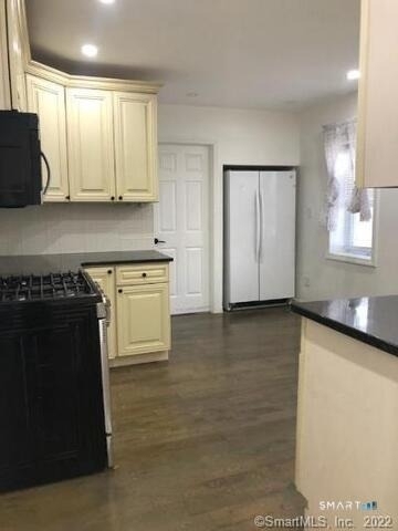 151-153 Alexander Avenue - Photo 4