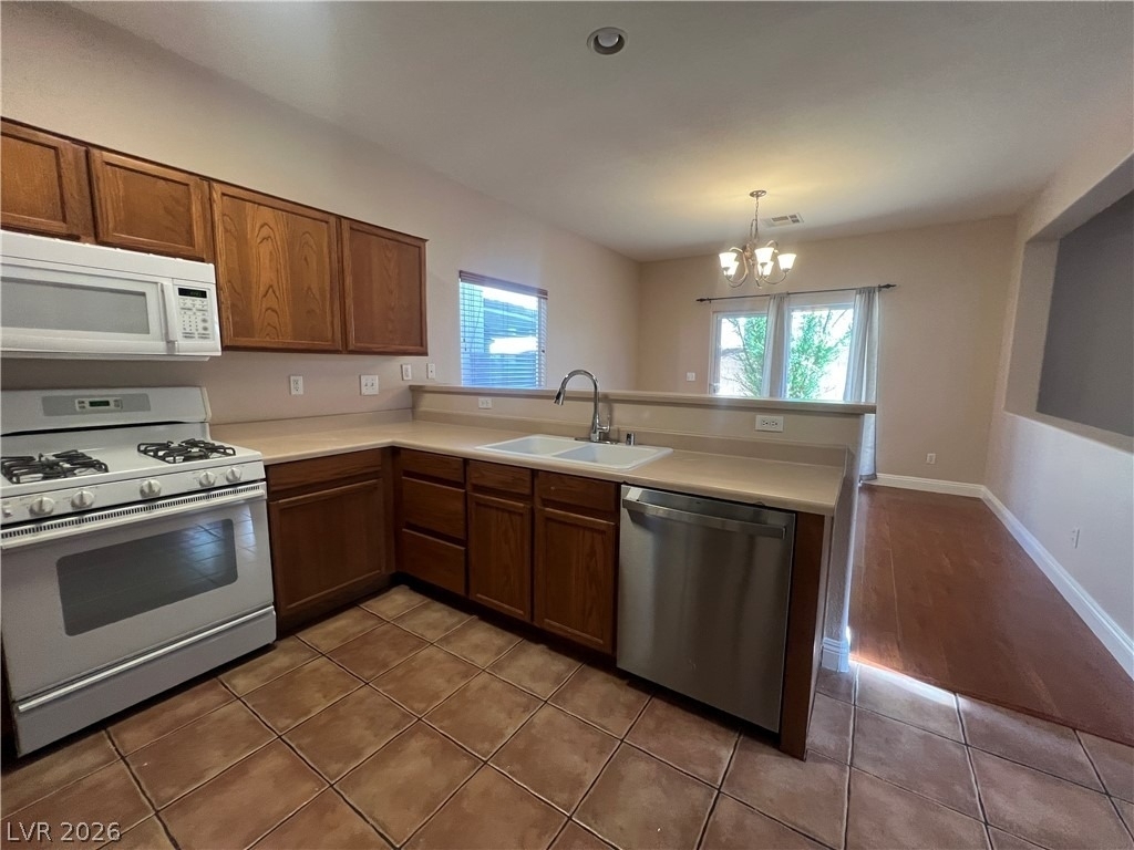 8829 Rising Creek Court - Photo 11